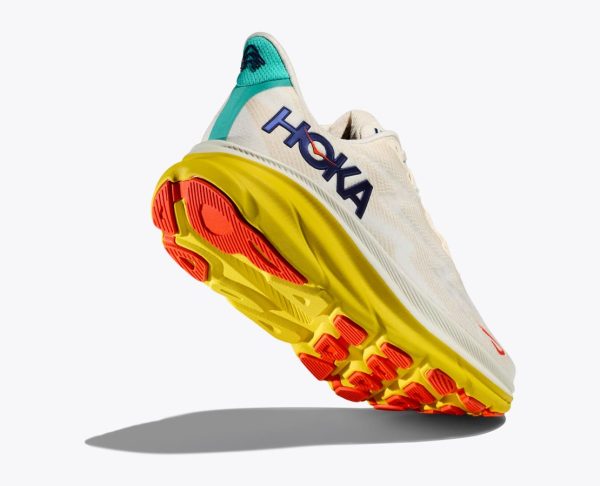 W/M Hoka One One Clifton 9 Eggnog / Passion Fruit