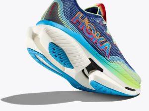 hoka1107010-2.jpg